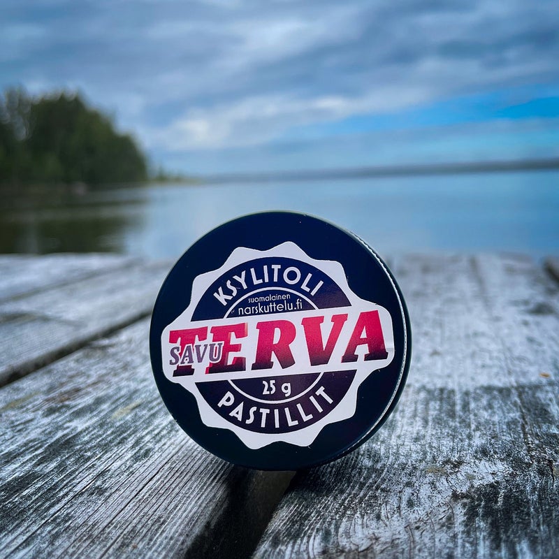 Smoky Tar Xylitol Pastilles &ndash; Tin 25 g